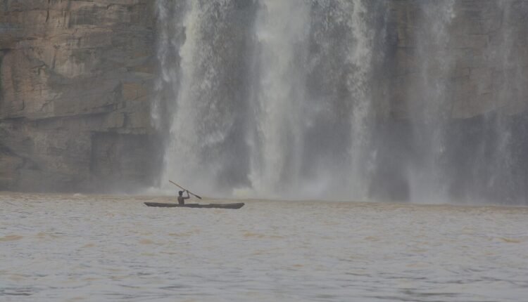 Shubhangi, CC BY-SA 4.0 , via Wikimedia Commons - Waterfalls in Uttar Pradesh