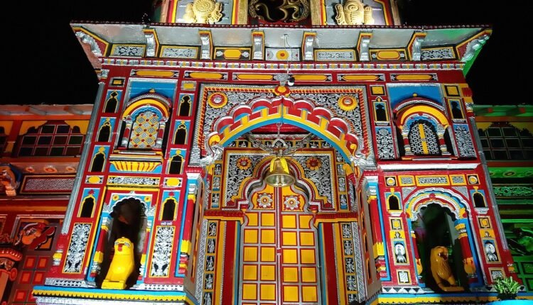 Heavren, CC BY-SA 4.0 , via Wikimedia Commons - Badrinath Temple to Open